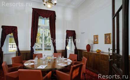 Bristol Hotel 24